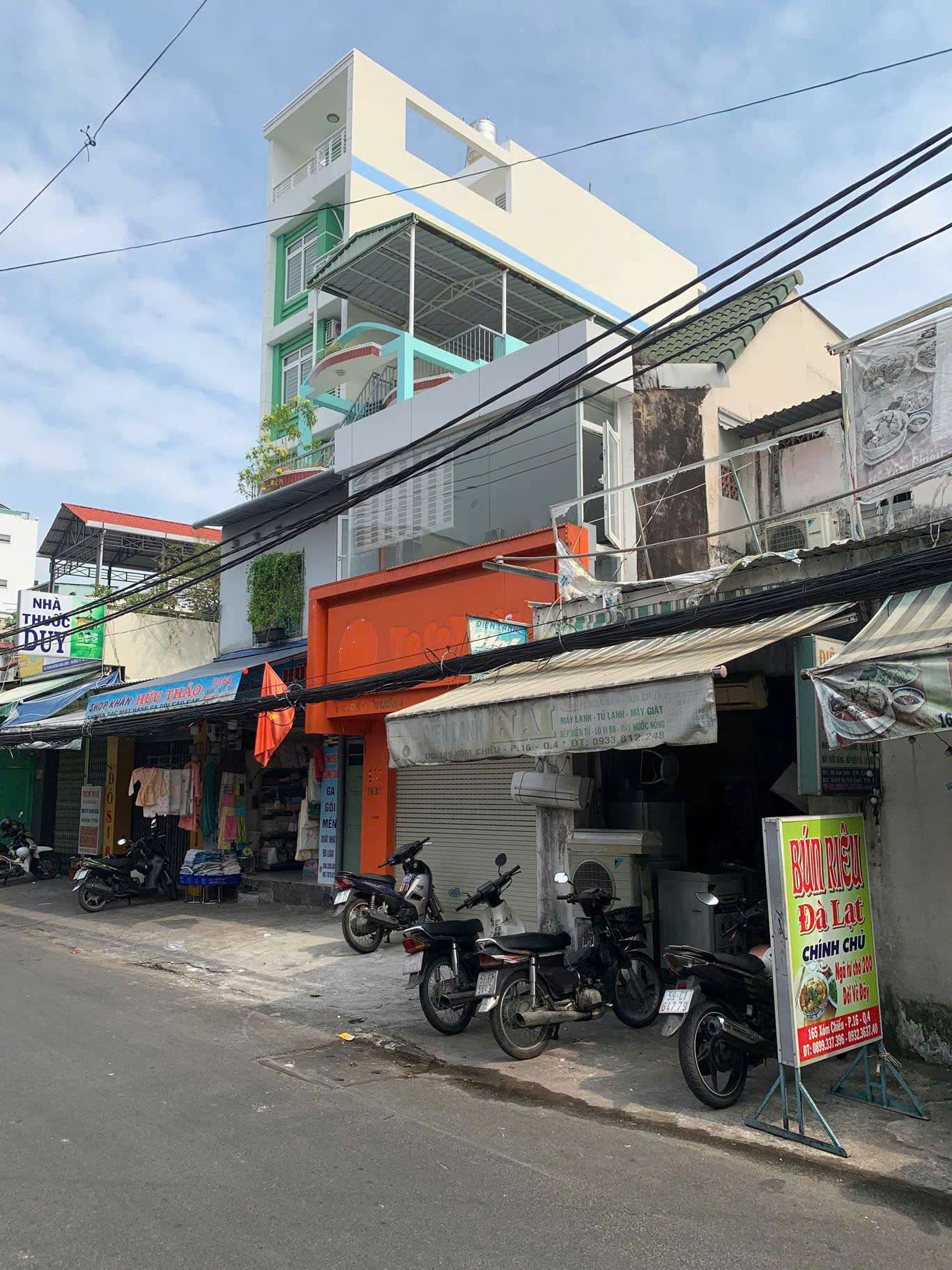 BÁN NHÀ PHỐ MẶT TIỀN ĐẸP, VỊ TRÍ ĐẮC ĐỊA TẠI QUẬN 4, TP.HCM